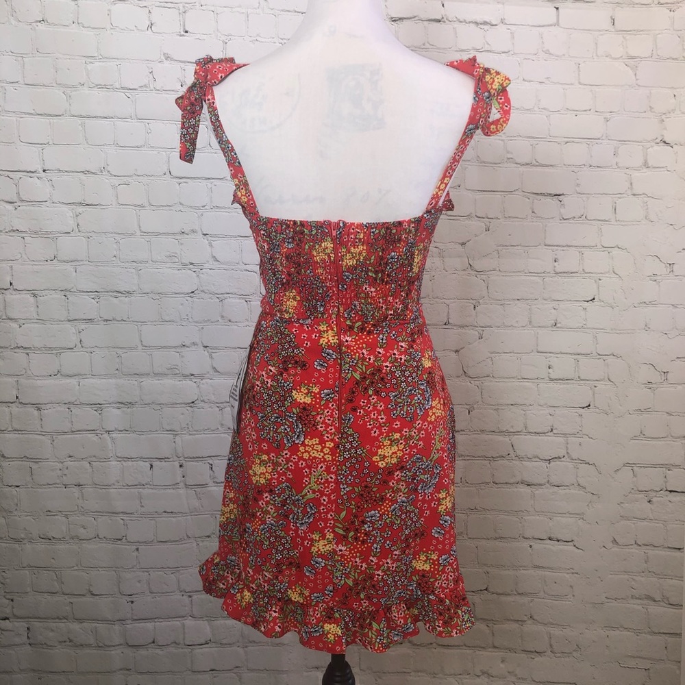 Floral patterned ruffle dress - Picture 2 of 5